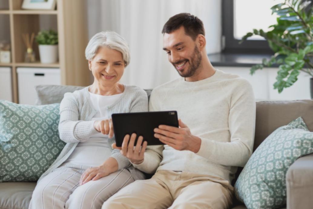 Équipe Kalyxenorvia travaillant sur l'analyse financière et les techniques de mesure